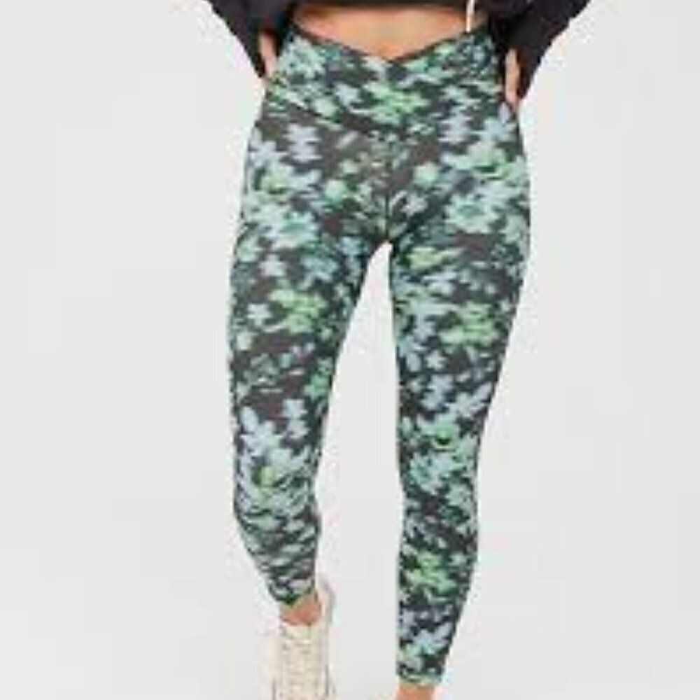OFFLINE By Aerie Real Me Cross Leggings Women's size XL Blue Gray Floral NWT's